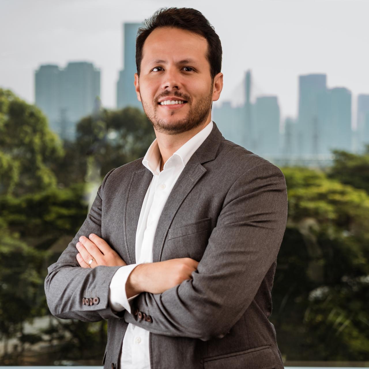 Dr. Luiz Felipe Carvalho
