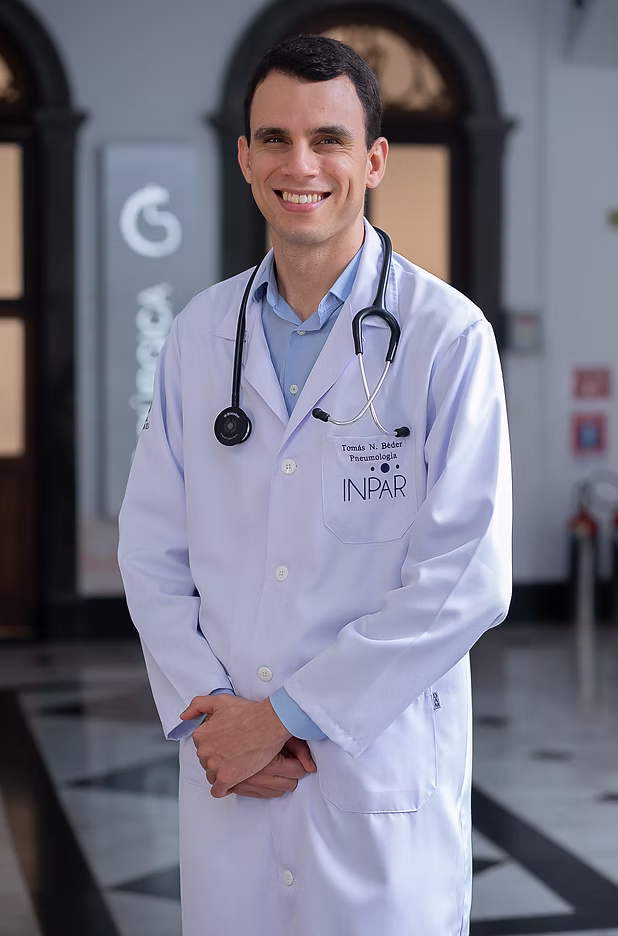Dr. Tomás Béder